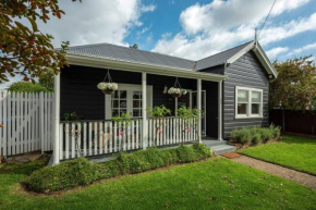 'Mudgee Maison' A Charming Vintage Country Escape